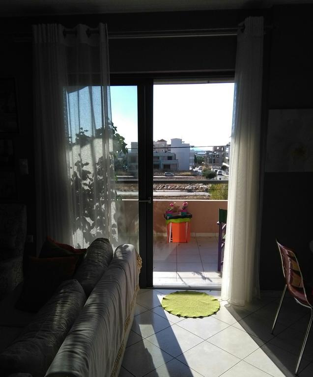 Apartment By The Airport Koropíon Exteriér fotografie